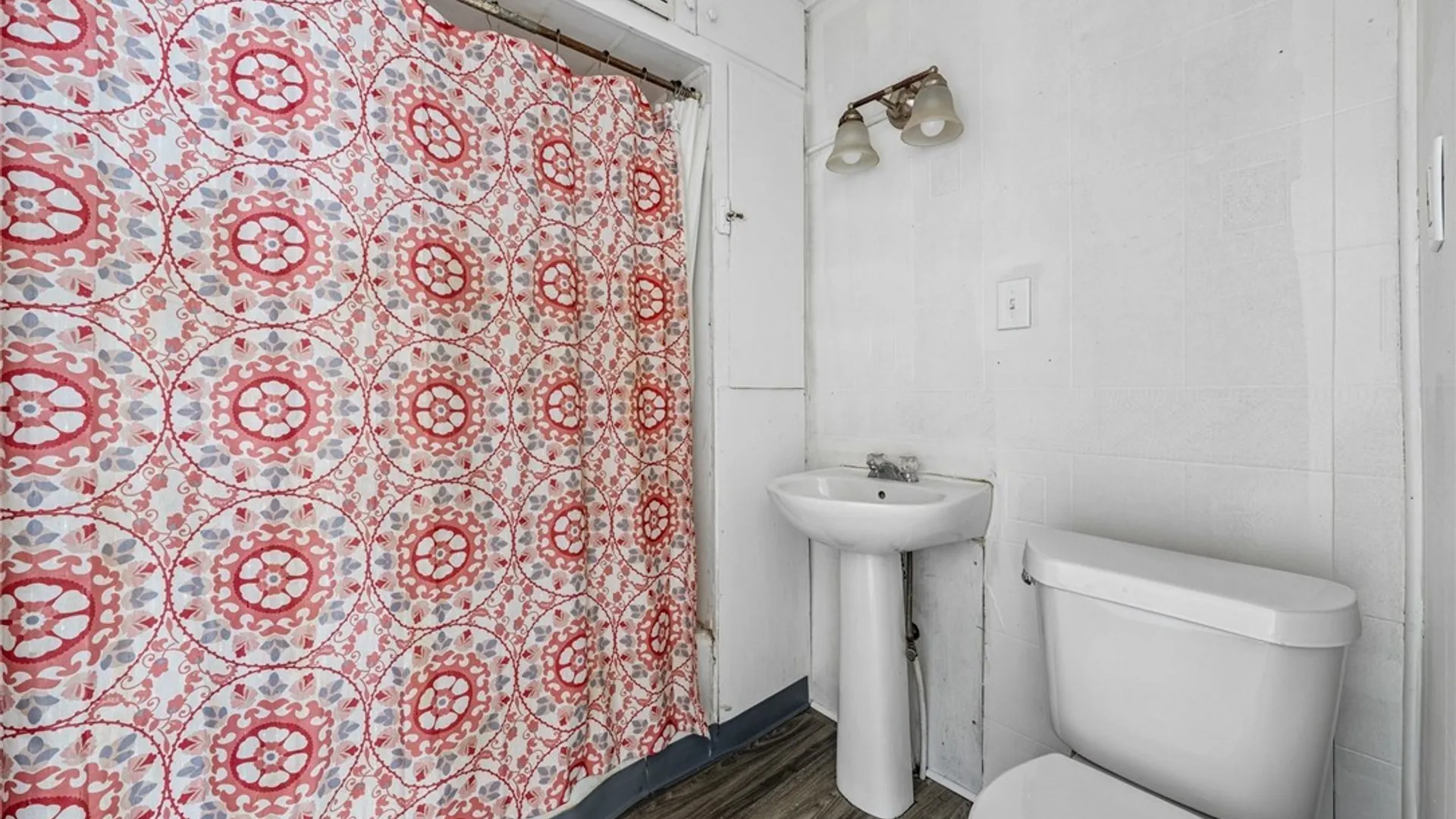 Property at 203 Hutchinson Avenue, Buffalo, NY 14215 28