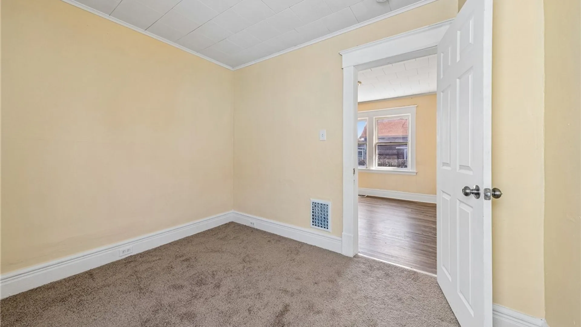 Property at 203 Hutchinson Avenue, Buffalo, NY 14215 30