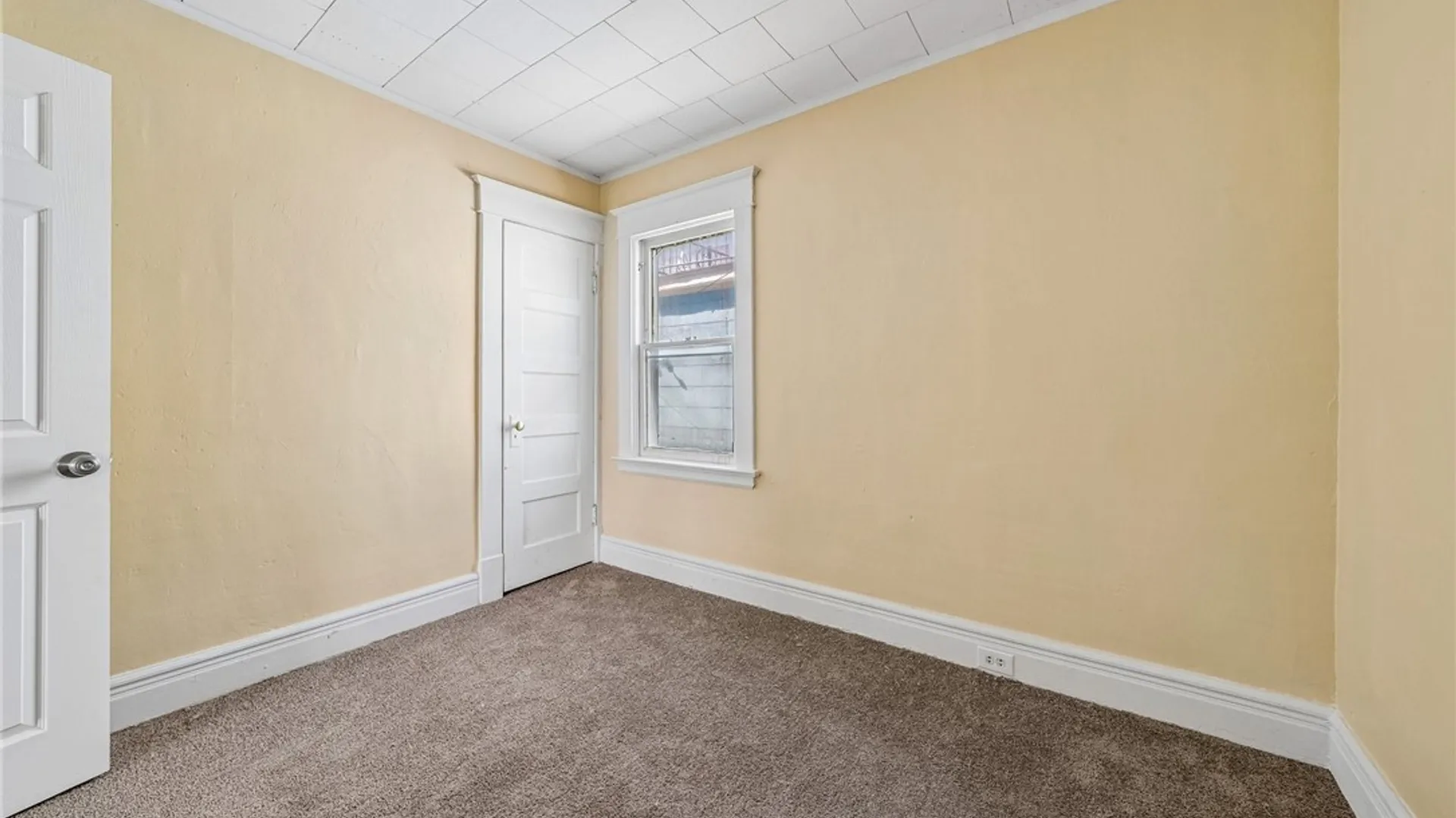 Property at 203 Hutchinson Avenue, Buffalo, NY 14215 32