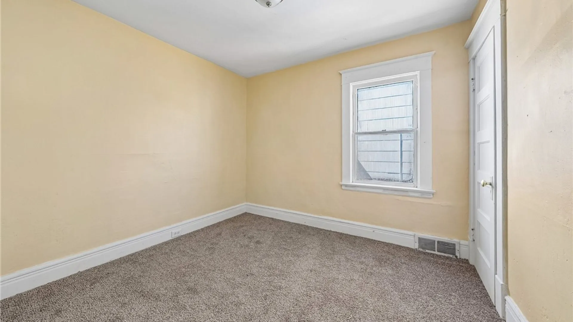 Property at 203 Hutchinson Avenue, Buffalo, NY 14215 33
