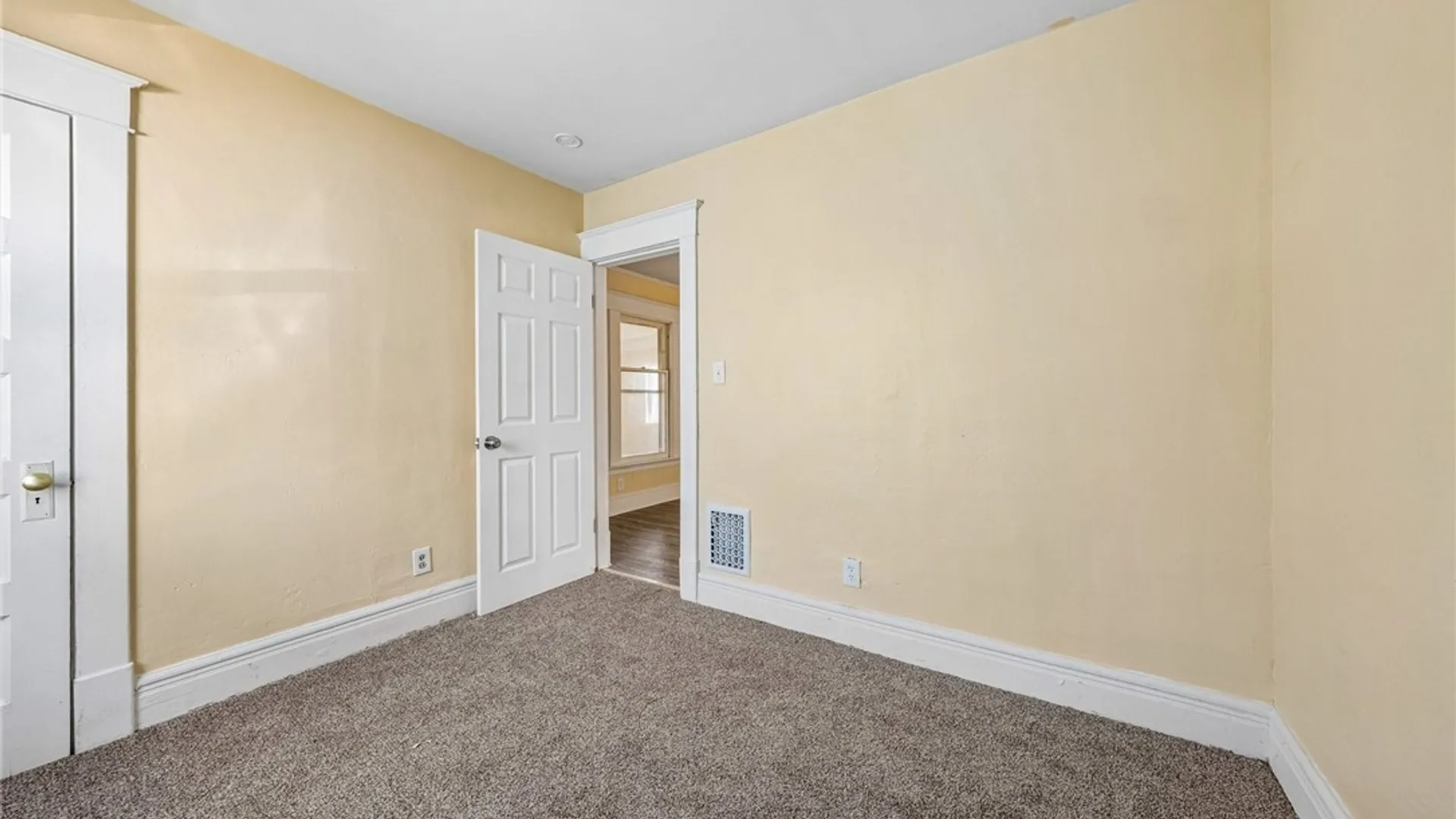 Property at 203 Hutchinson Avenue, Buffalo, NY 14215 34