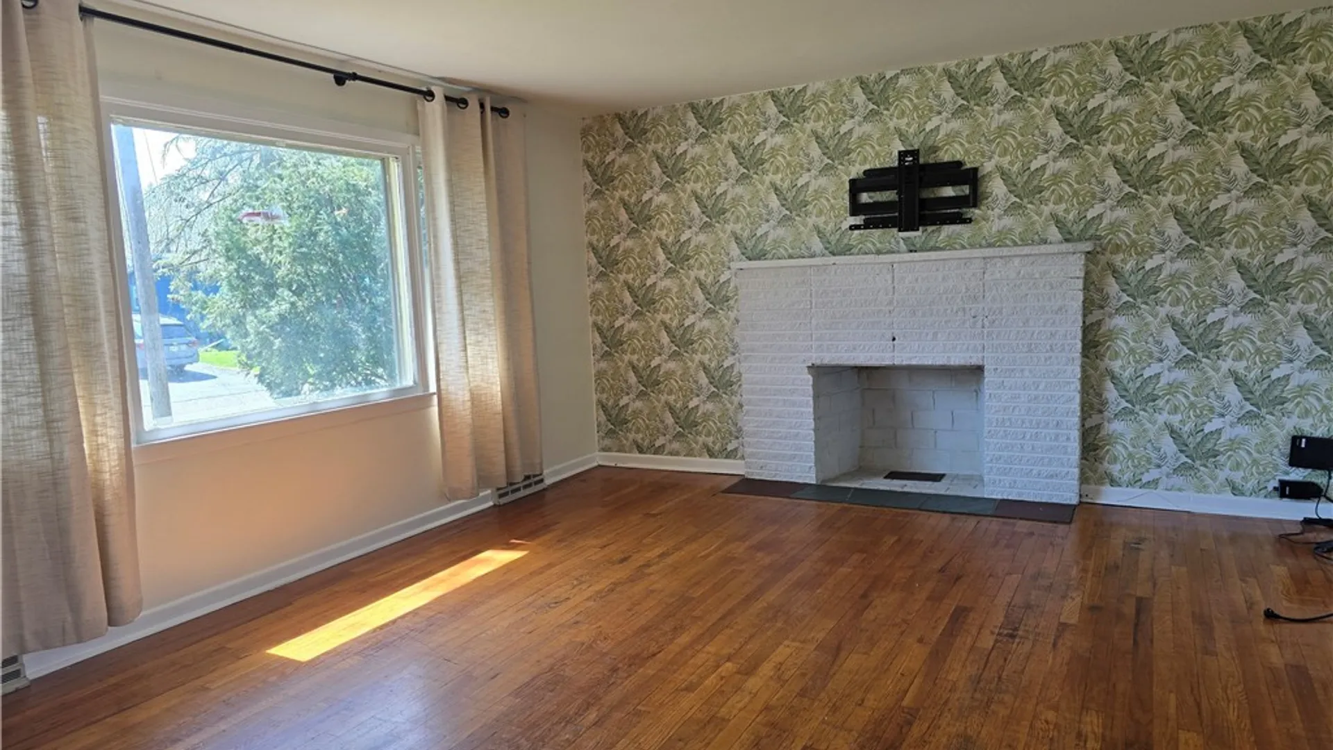 Property at 107 Harding Ave N, Salina, NY 13088 8