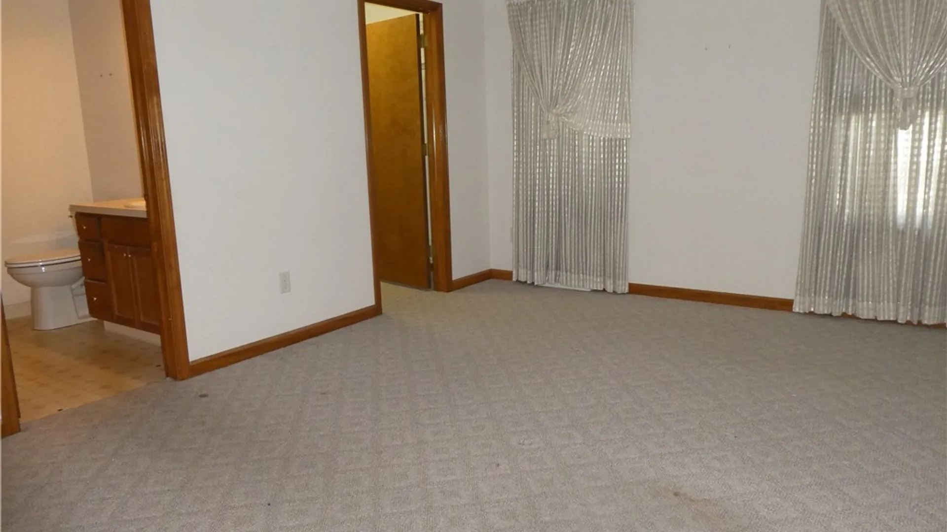 Property at 17 Parwood Trail, Cheektowaga, NY 14043 12