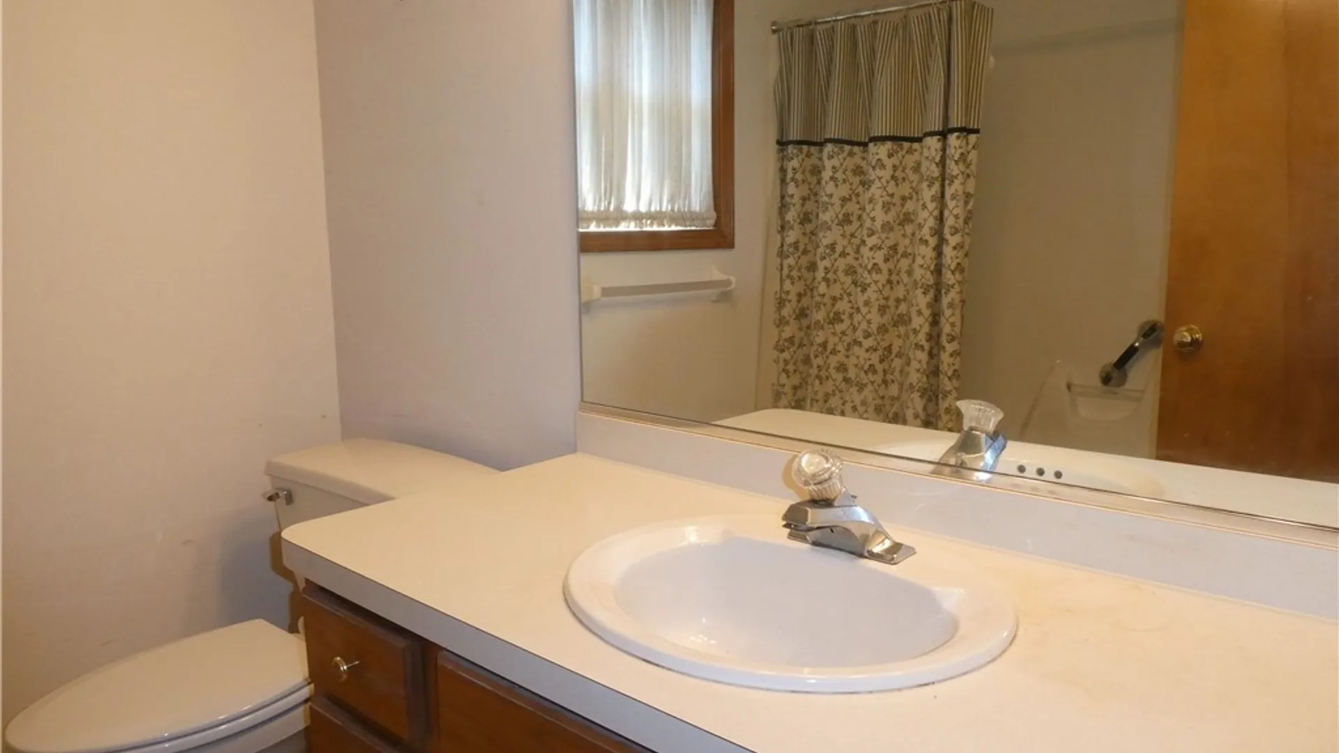 Property at 17 Parwood Trail, Cheektowaga, NY 14043 13