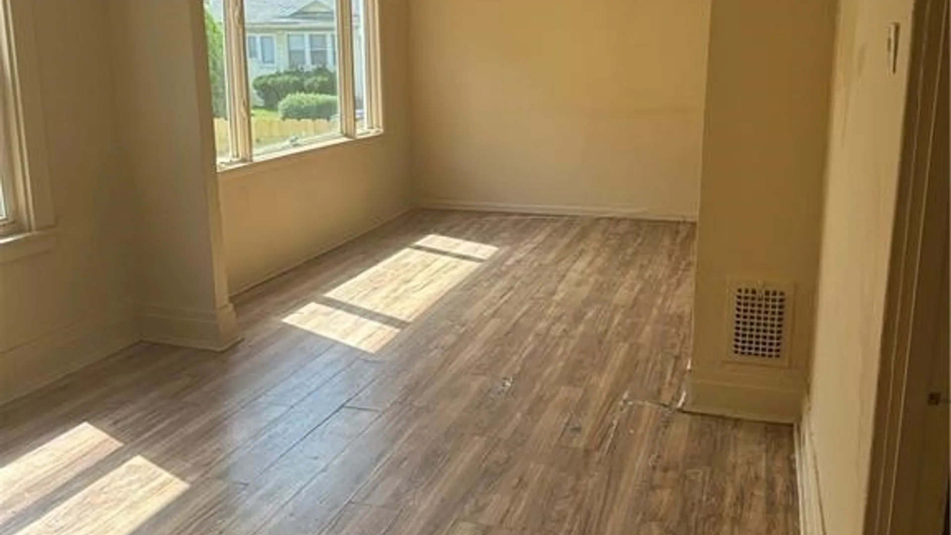 Property at 54 Decker Street, Buffalo, NY 14215 7