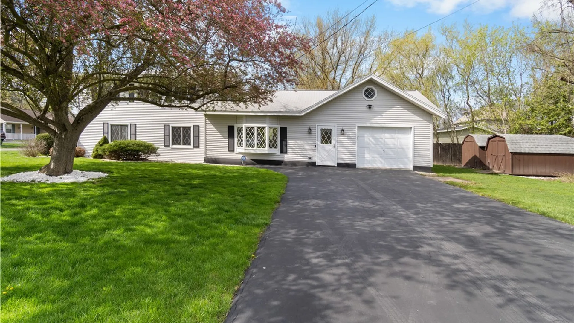 Property at 300 Columbus Avenue, Camillus, NY 13219 21