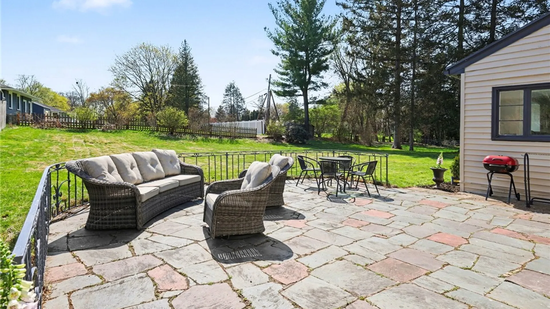 Property at 239 Fairport Road, Pittsford, NY 14450 24