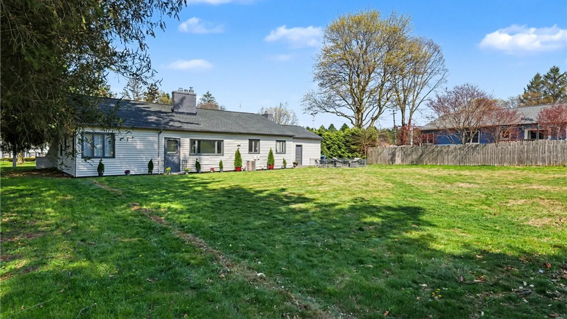 Property at 239 Fairport Road, Pittsford, NY 14450 25