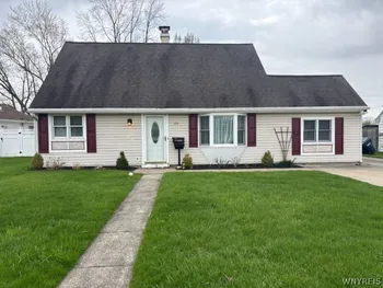 28 Crescent Road, Grand Island, NY 14072