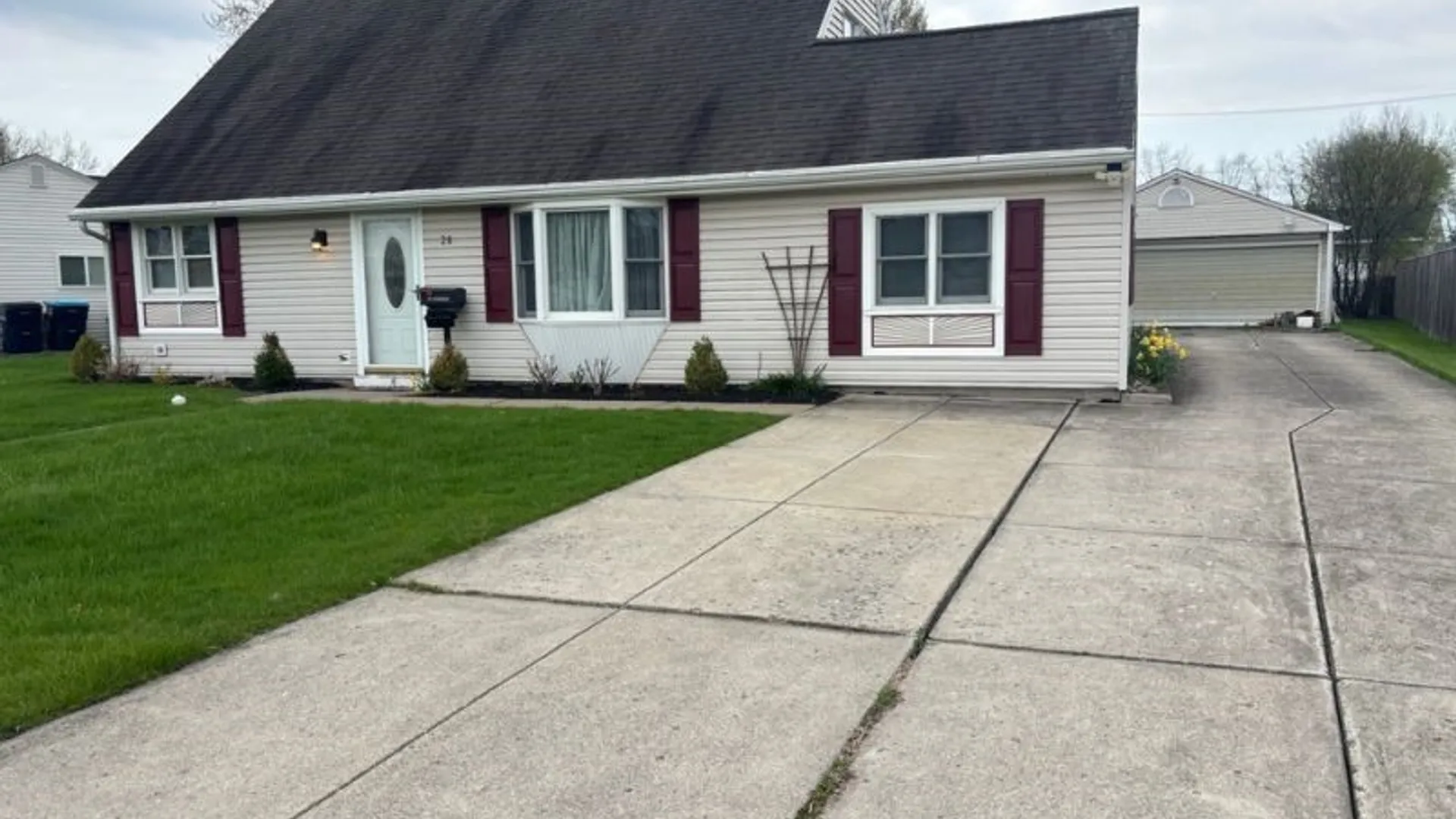 Property at 28 Crescent Road, Grand Island, NY 14072 2