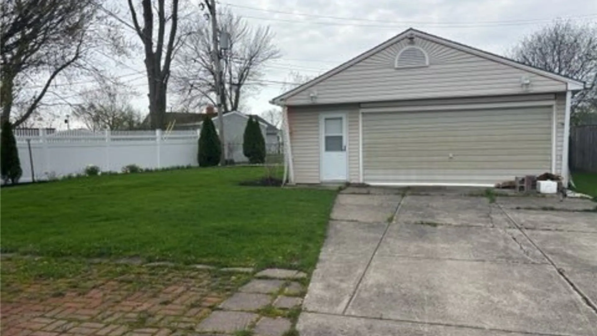 Property at 28 Crescent Road, Grand Island, NY 14072 9