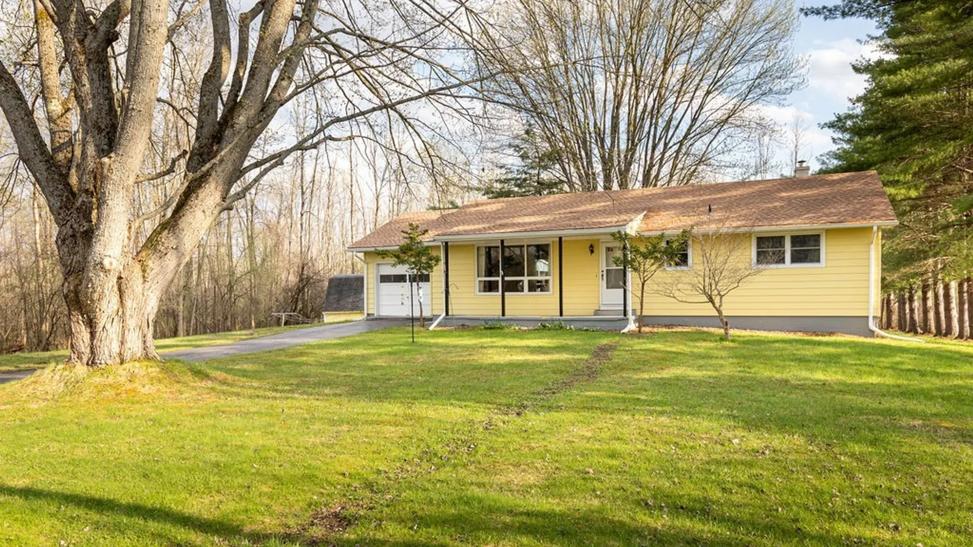 Property at 4960 Orangeport Road, Clay, NY 13029 3