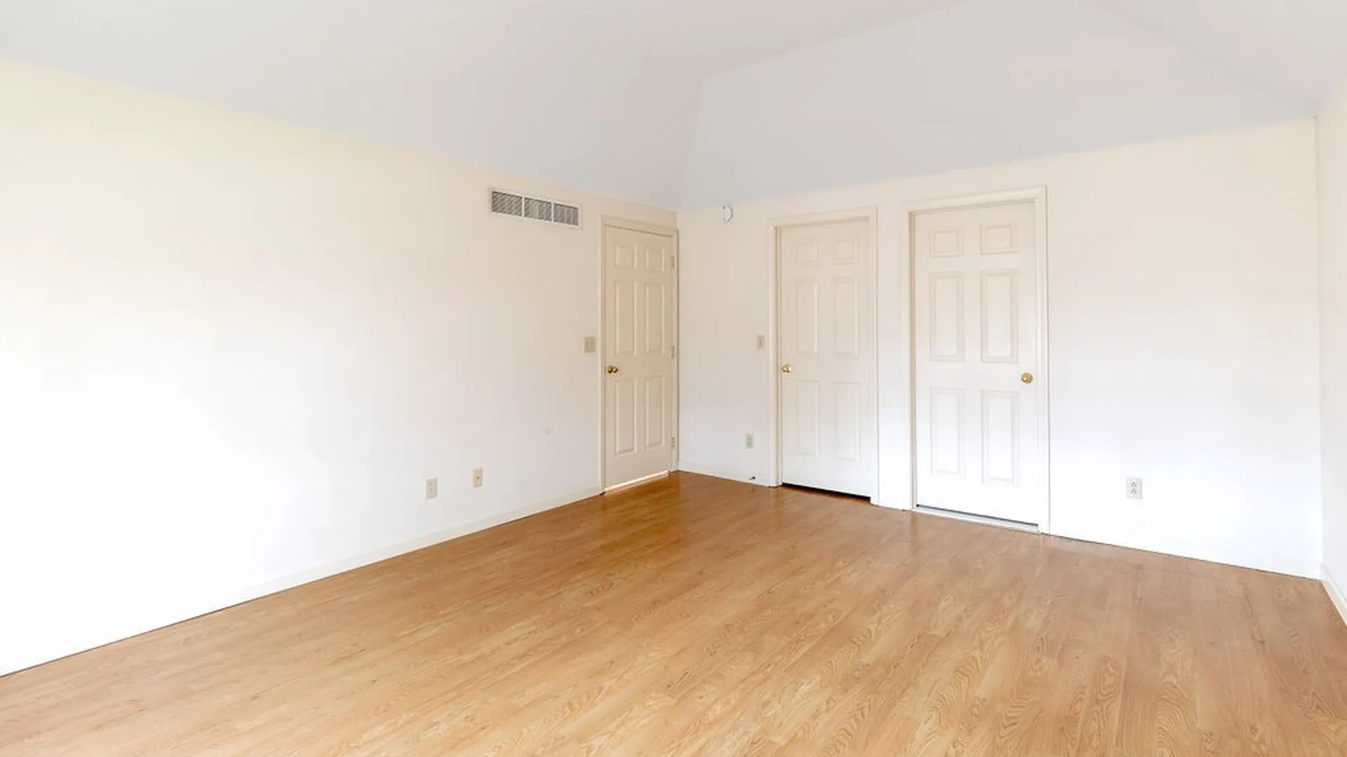 Property at 38 Cobblestone Lane, Amherst, NY 14221 15