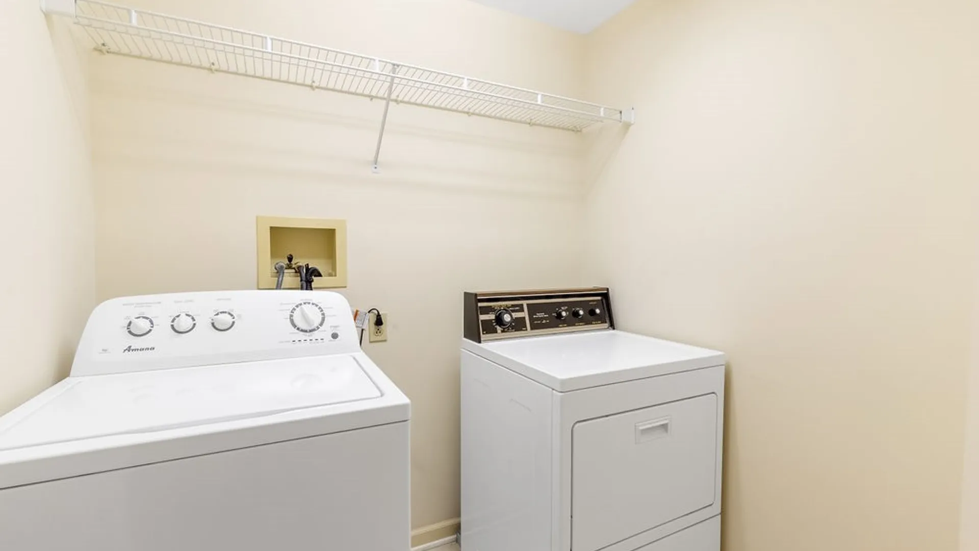 Property at 38 Cobblestone Lane, Amherst, NY 14221 23