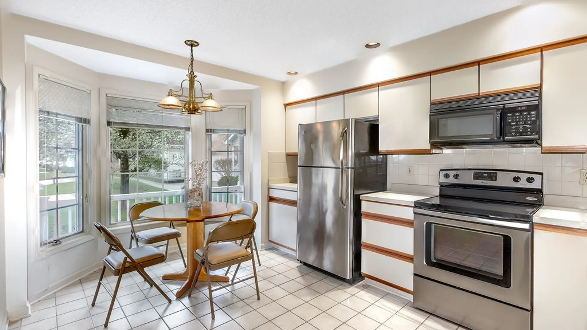 Property at 38 Cobblestone Lane, Amherst, NY 14221 4