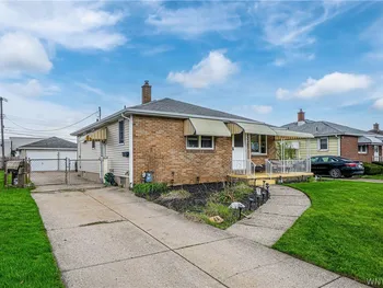 Property at 23 Laura Court, Cheektowaga, NY 14227