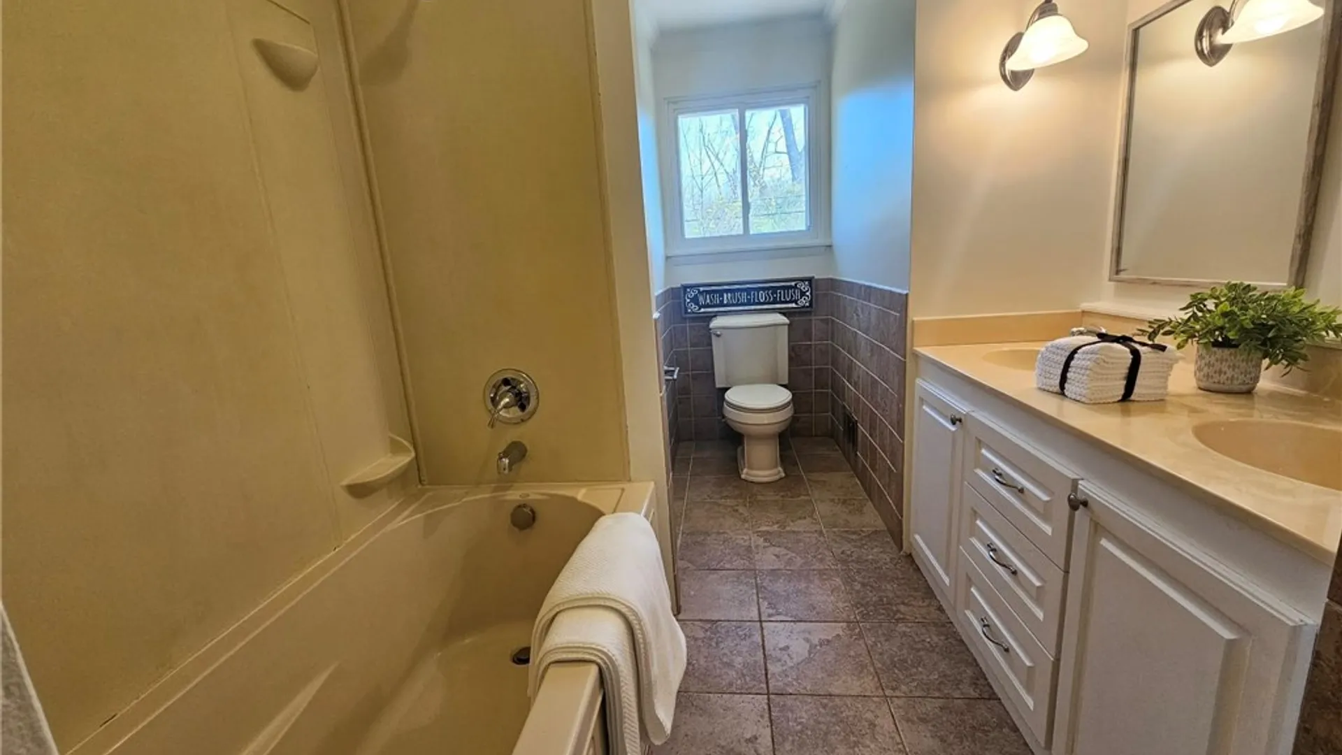 Property at 48 Vollmer Parkway, Henrietta, NY 14623 20