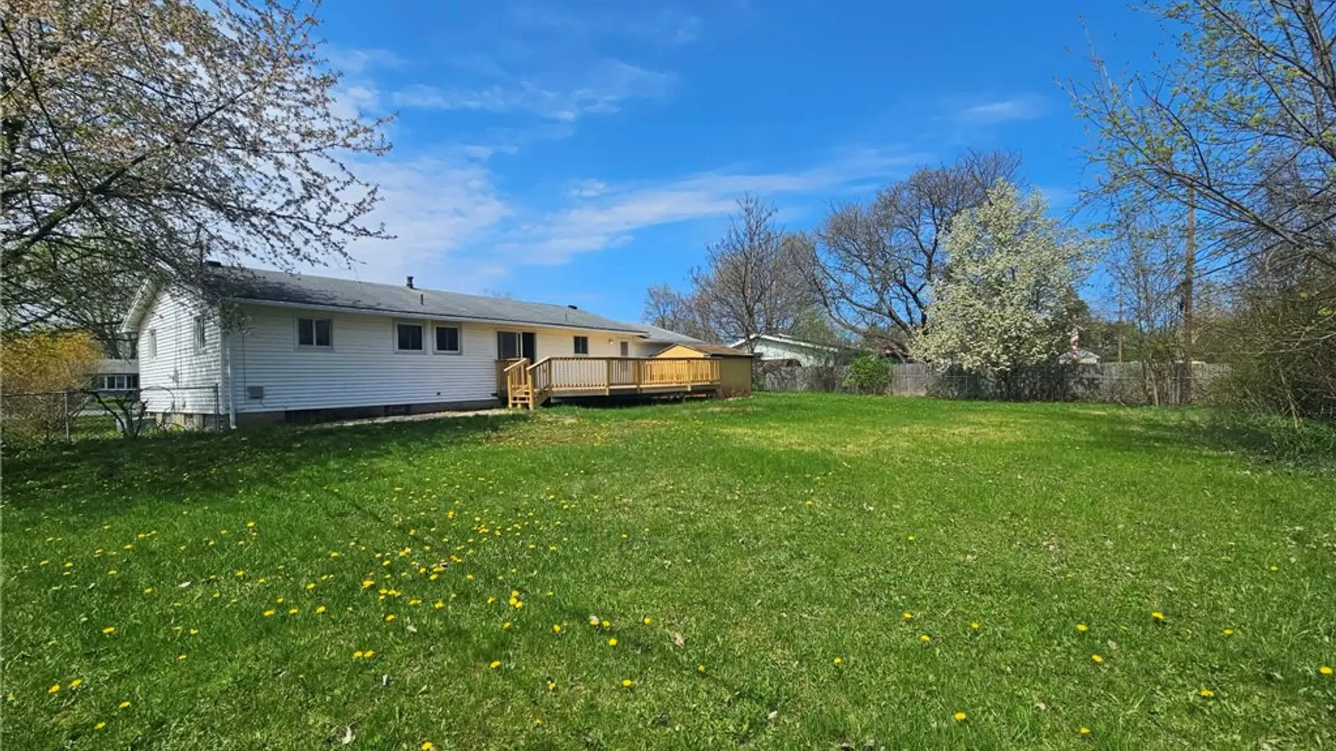 Property at 48 Vollmer Parkway, Henrietta, NY 14623 3