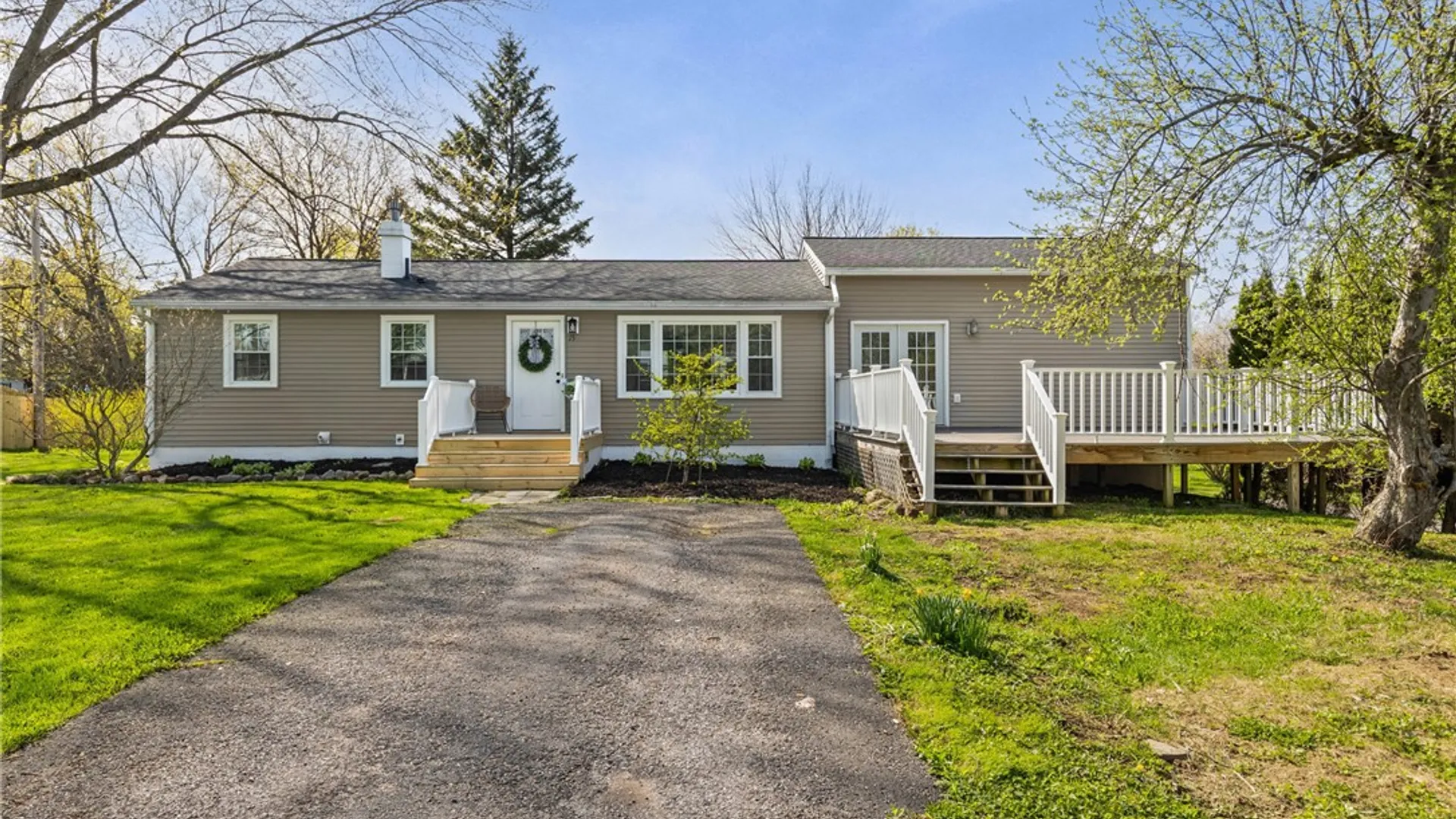 Property at 15 Aprille Lane, Rush, NY 14543 4
