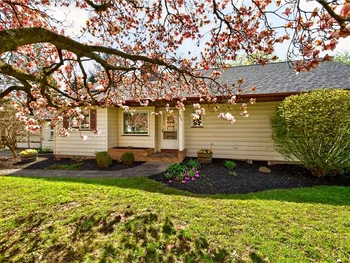 1553 Creek Street, Penfield, NY 14625