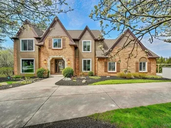 Property at 12 Fox Chapel Drive, Orchard Park, NY 14127