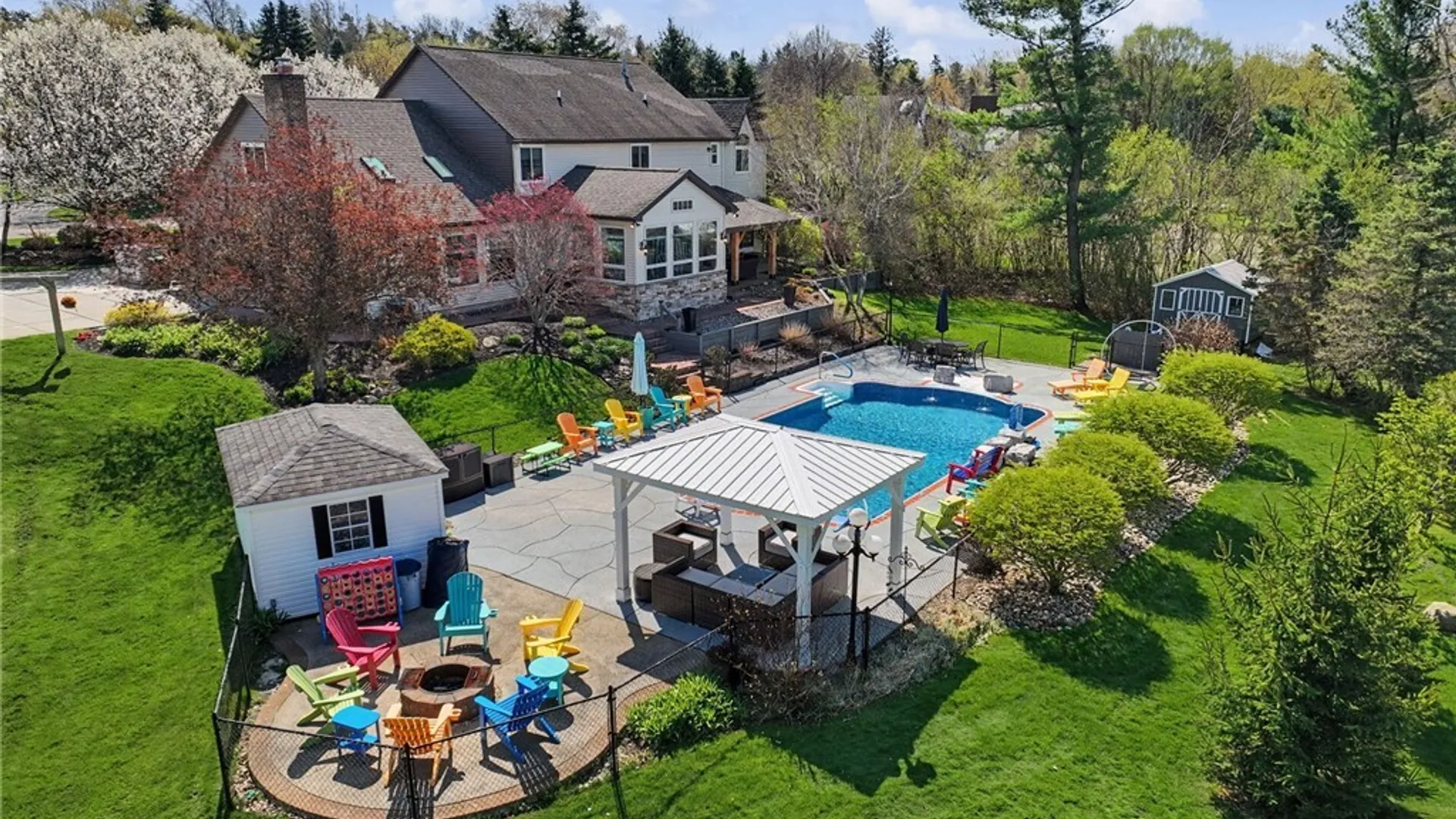 Property at 12 Fox Chapel Drive, Orchard Park, NY 14127 2