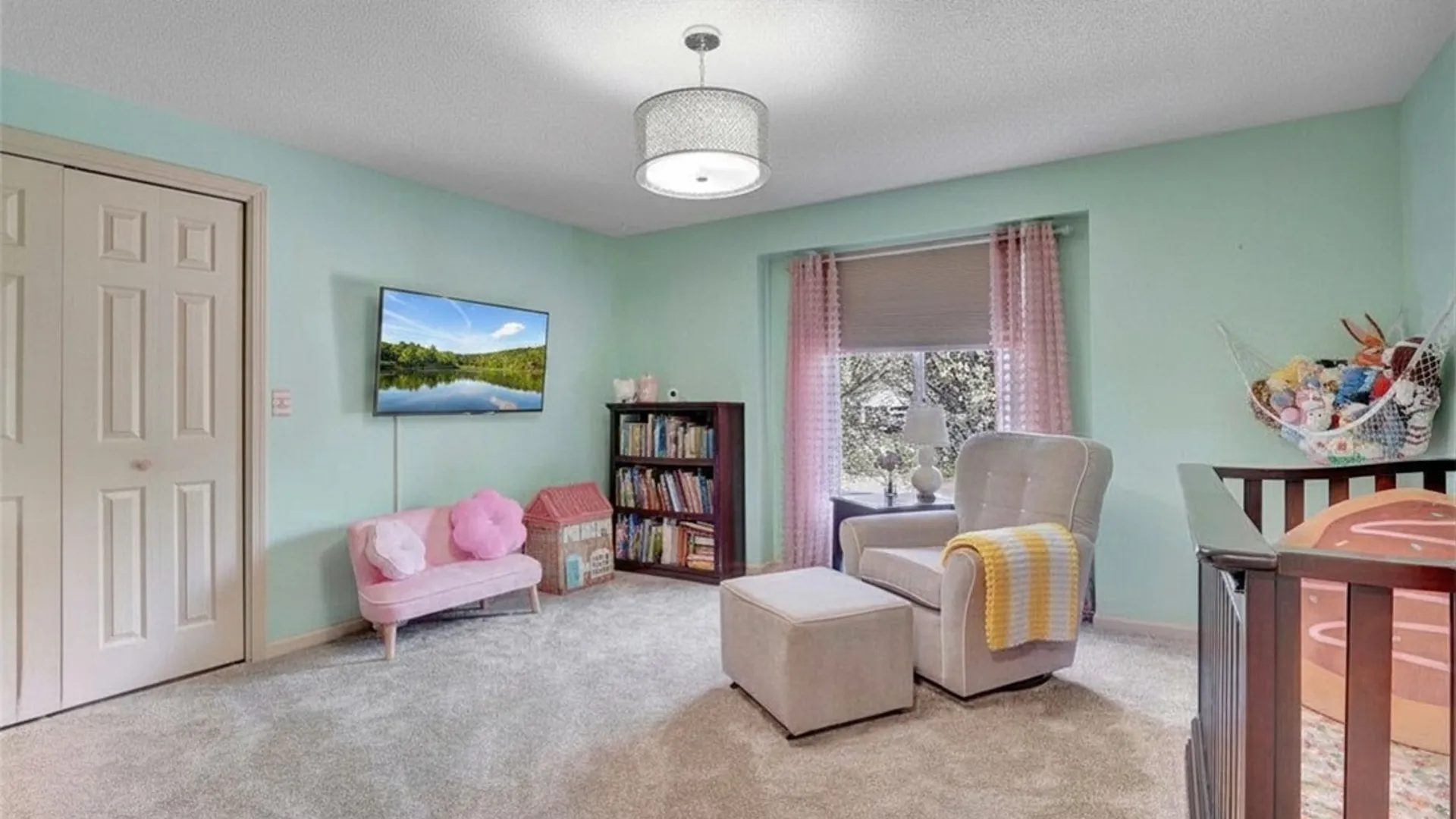 Property at 12 Fox Chapel Drive, Orchard Park, NY 14127 21