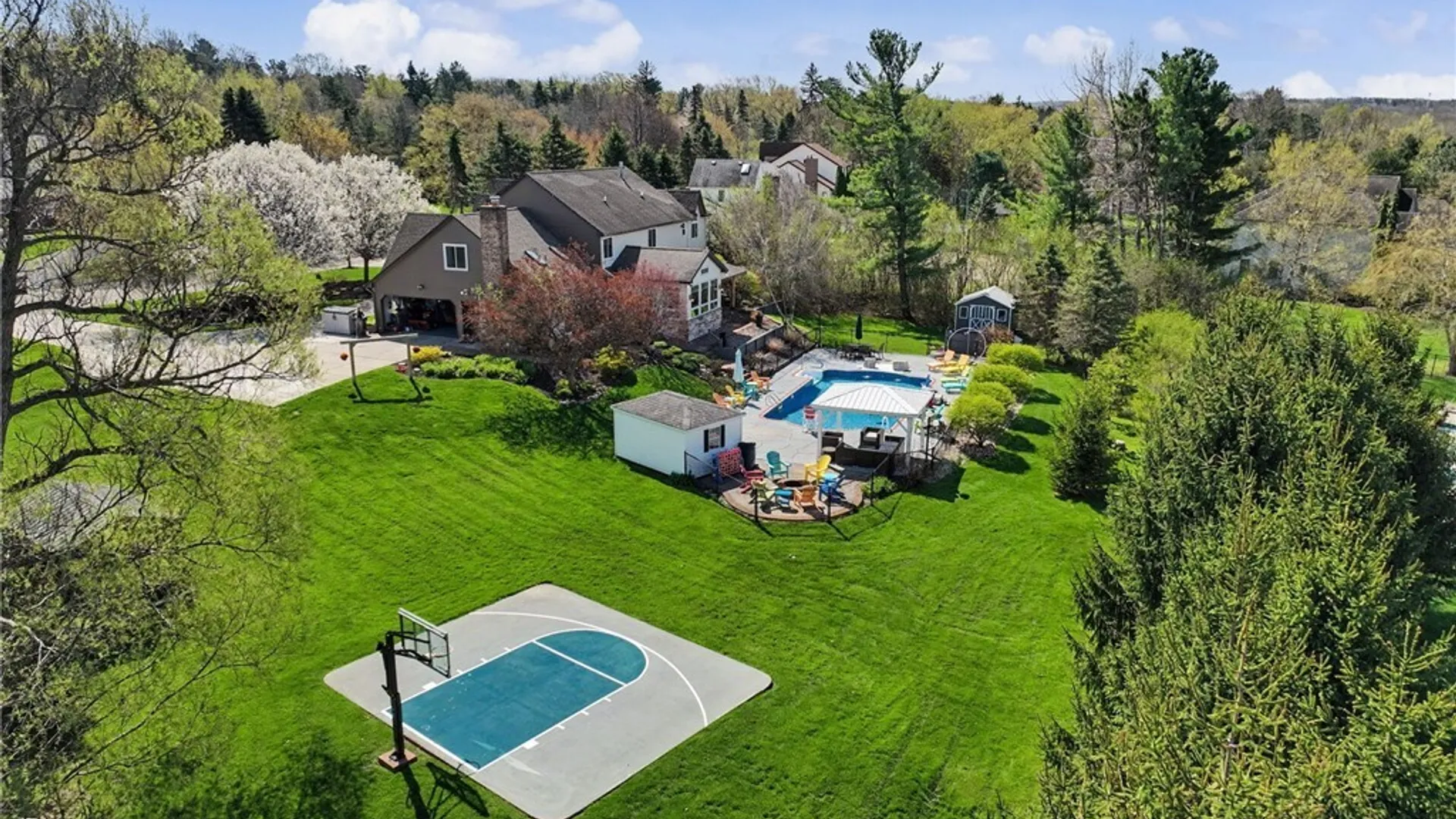 Property at 12 Fox Chapel Drive, Orchard Park, NY 14127 34