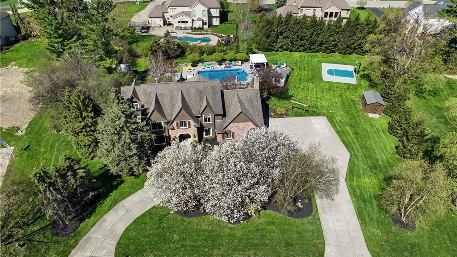 Property at 12 Fox Chapel Drive, Orchard Park, NY 14127 47