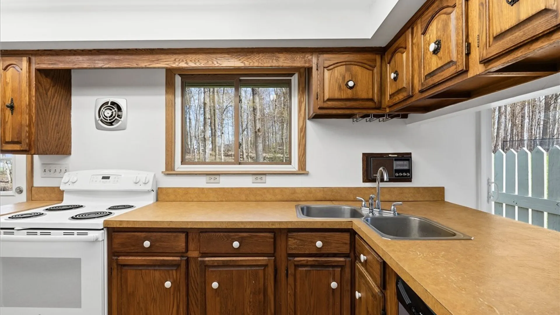 Property at 5839 Winacre Drive, Lafayette, NY 13084 16