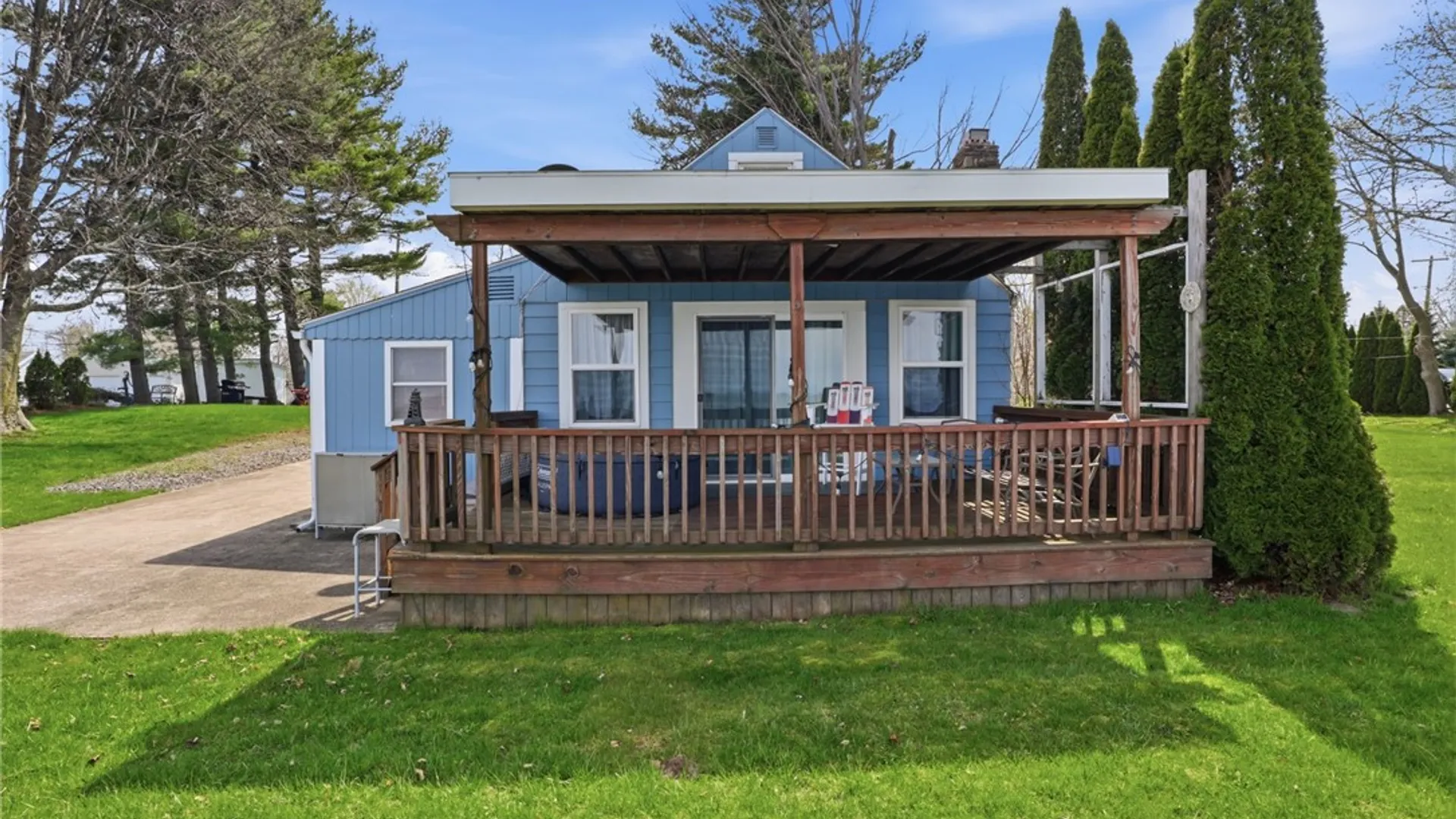 Property at 16055 Lomond Shores, Kendall, NY 14476 2