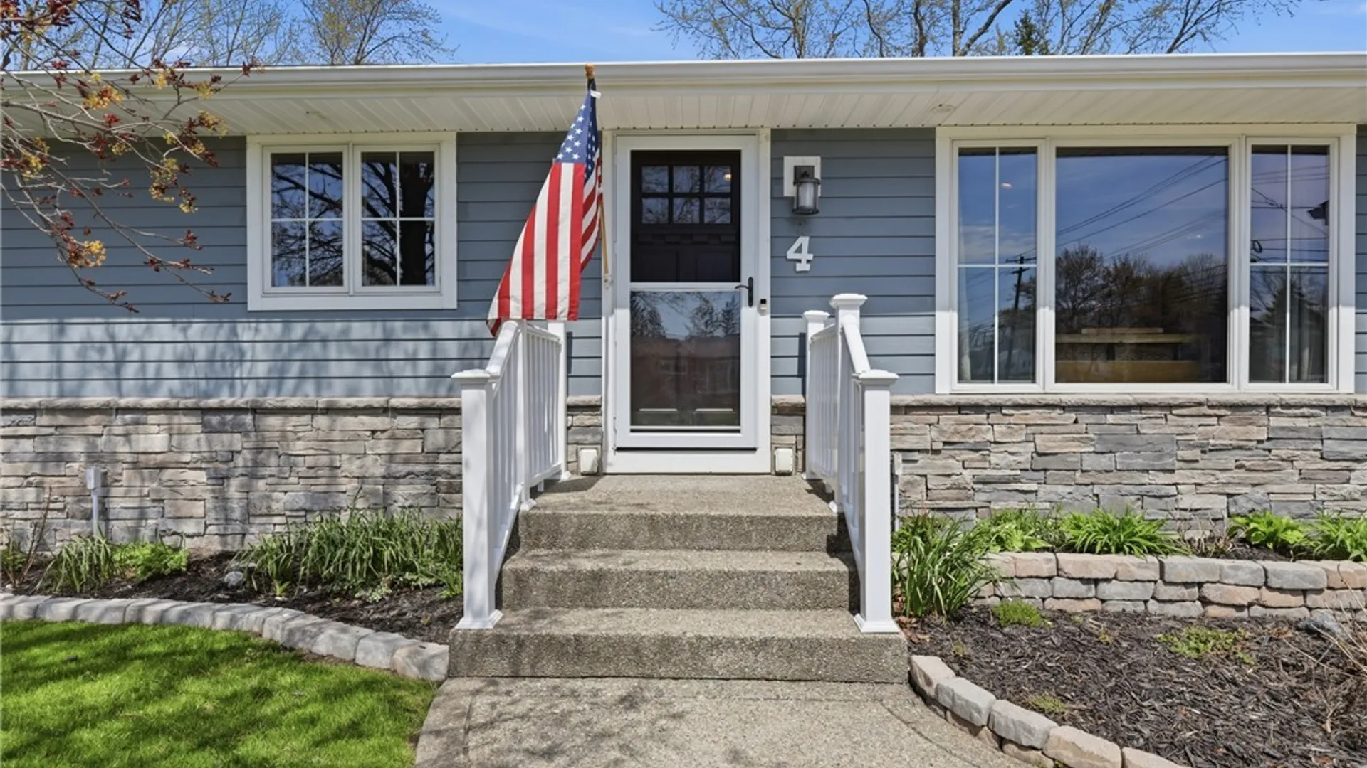 Property at 4 Frantzen, Cheektowaga, NY 14227 3