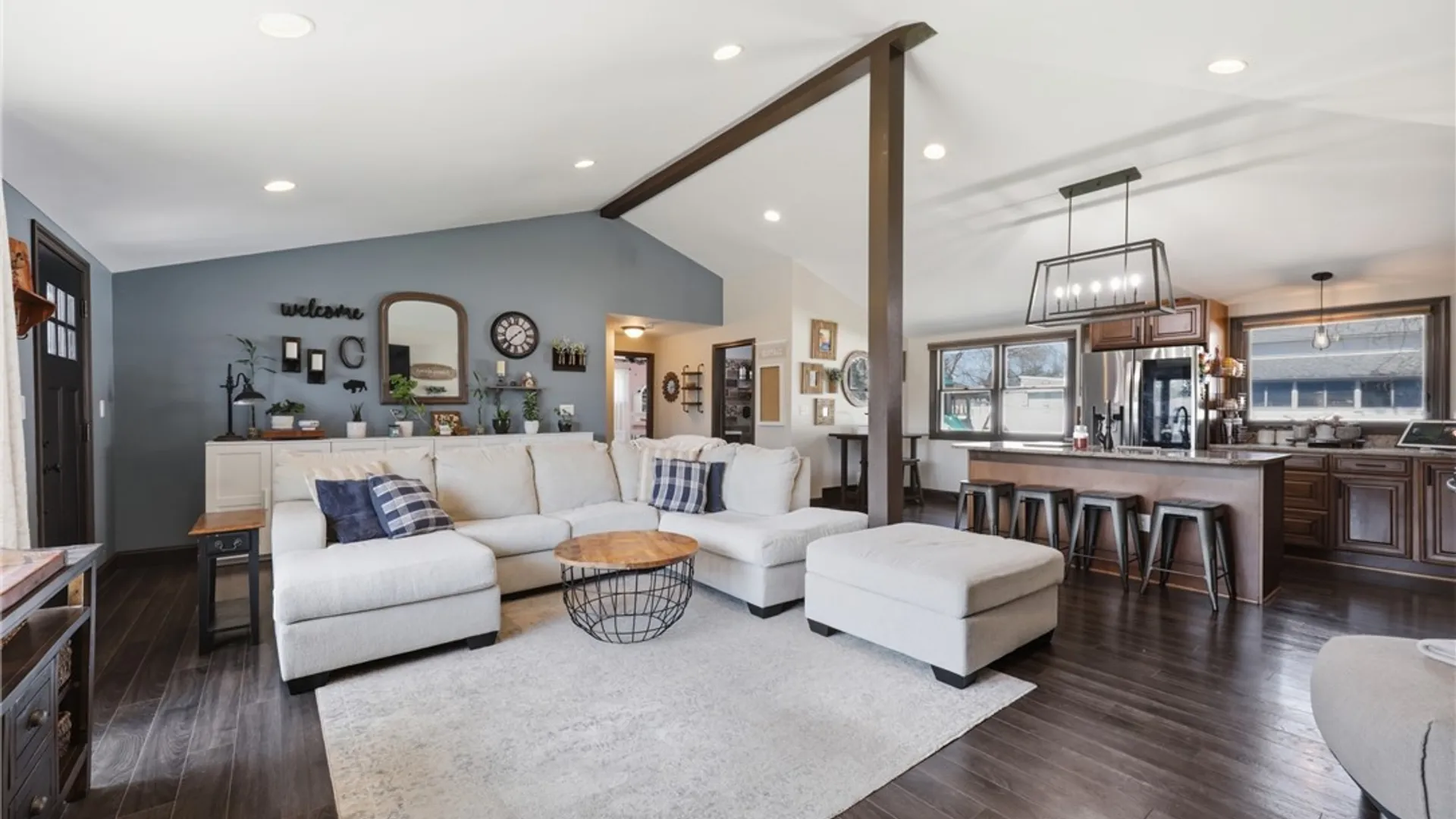 Property at 4 Frantzen, Cheektowaga, NY 14227 5