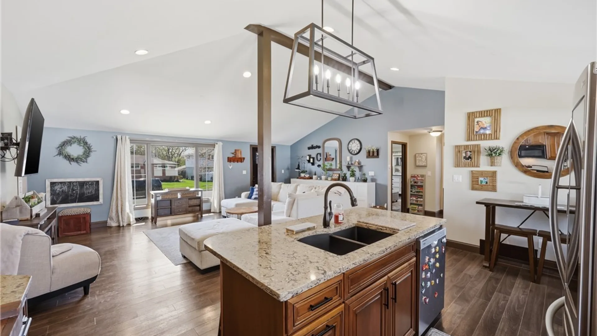 Property at 4 Frantzen, Cheektowaga, NY 14227 6