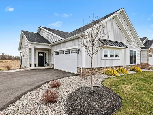 80 Autumn Leaf Trail, Webster, NY 14580