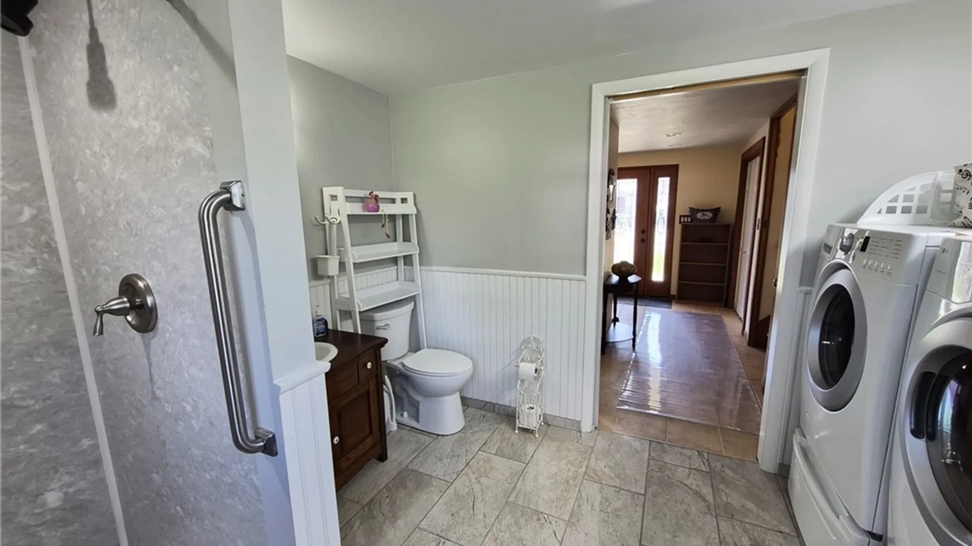 Property at 112 Primrose Lane, Salina, NY 13212 12