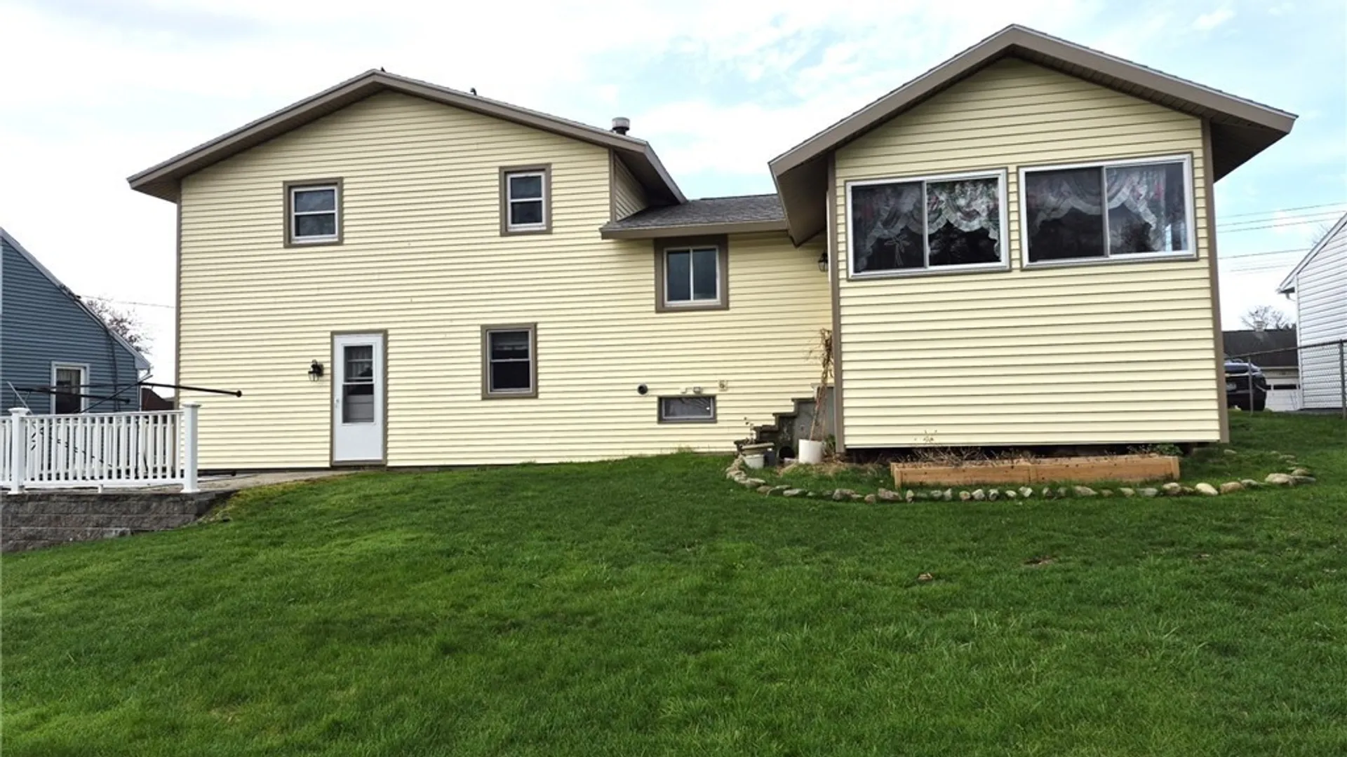 Property at 112 Primrose Lane, Salina, NY 13212 3