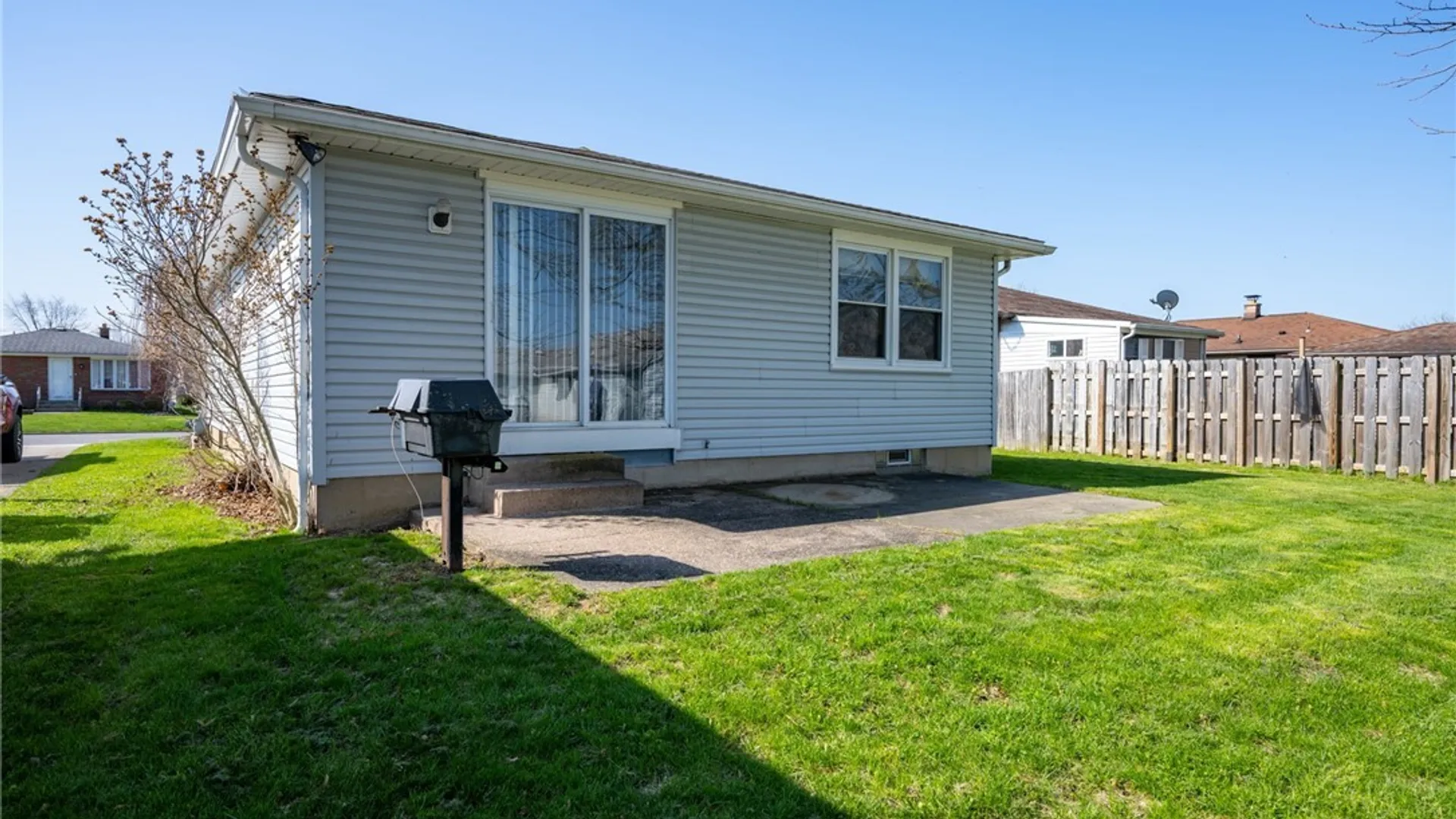 Property at 170 Castlewood Drive, Cheektowaga, NY 14227 3