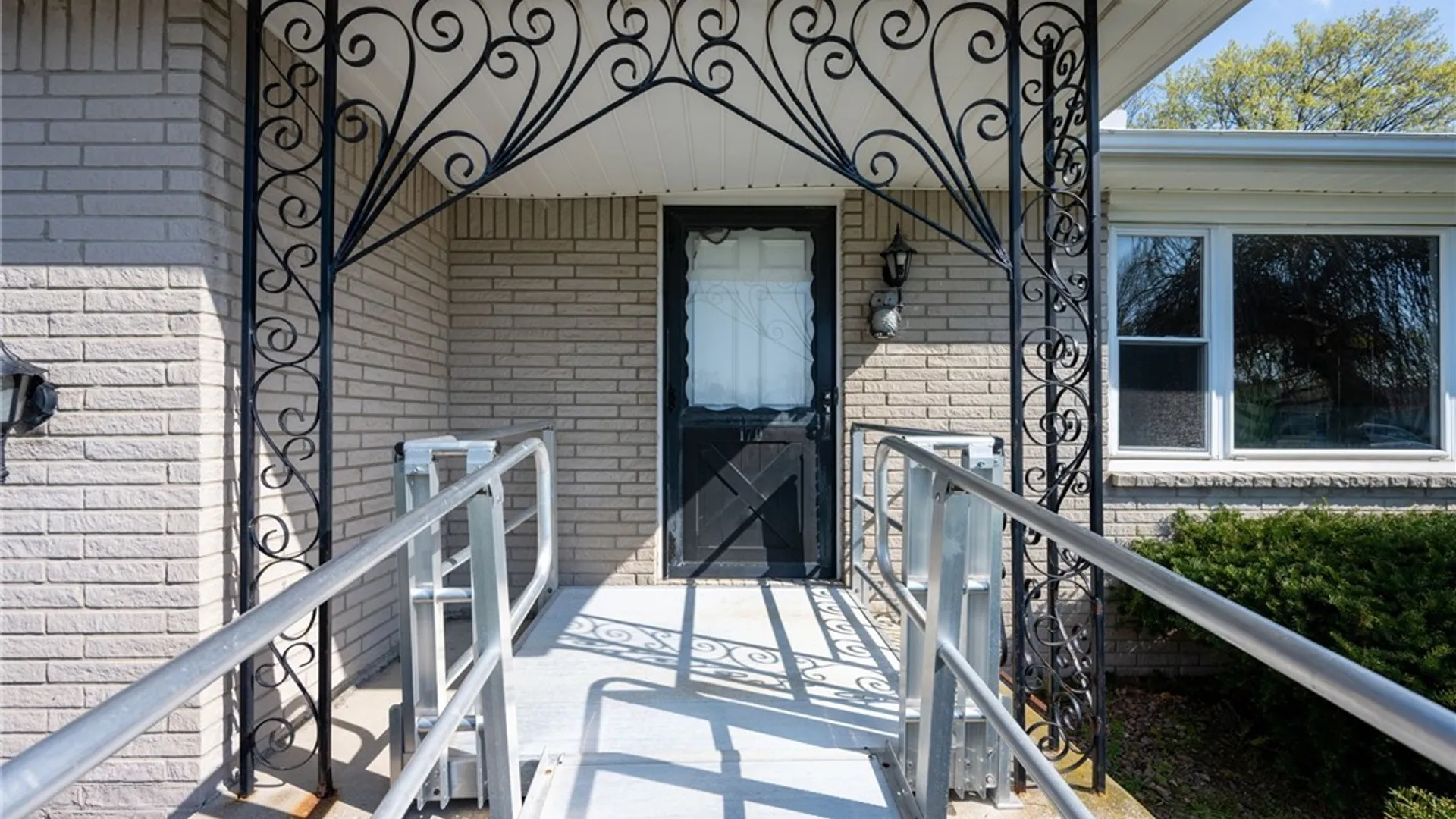 Property at 170 Castlewood Drive, Cheektowaga, NY 14227 39