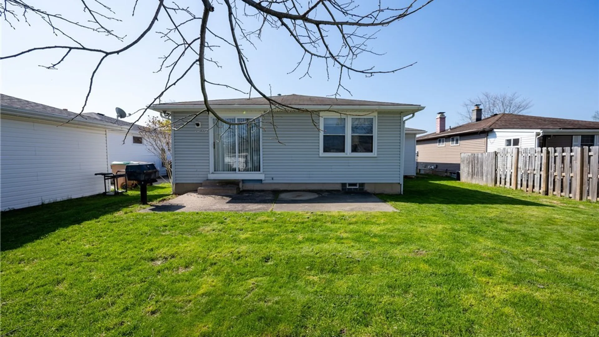 Property at 170 Castlewood Drive, Cheektowaga, NY 14227 4