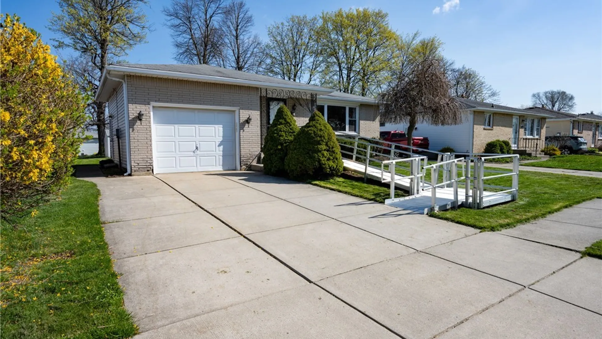 Property at 170 Castlewood Drive, Cheektowaga, NY 14227 42