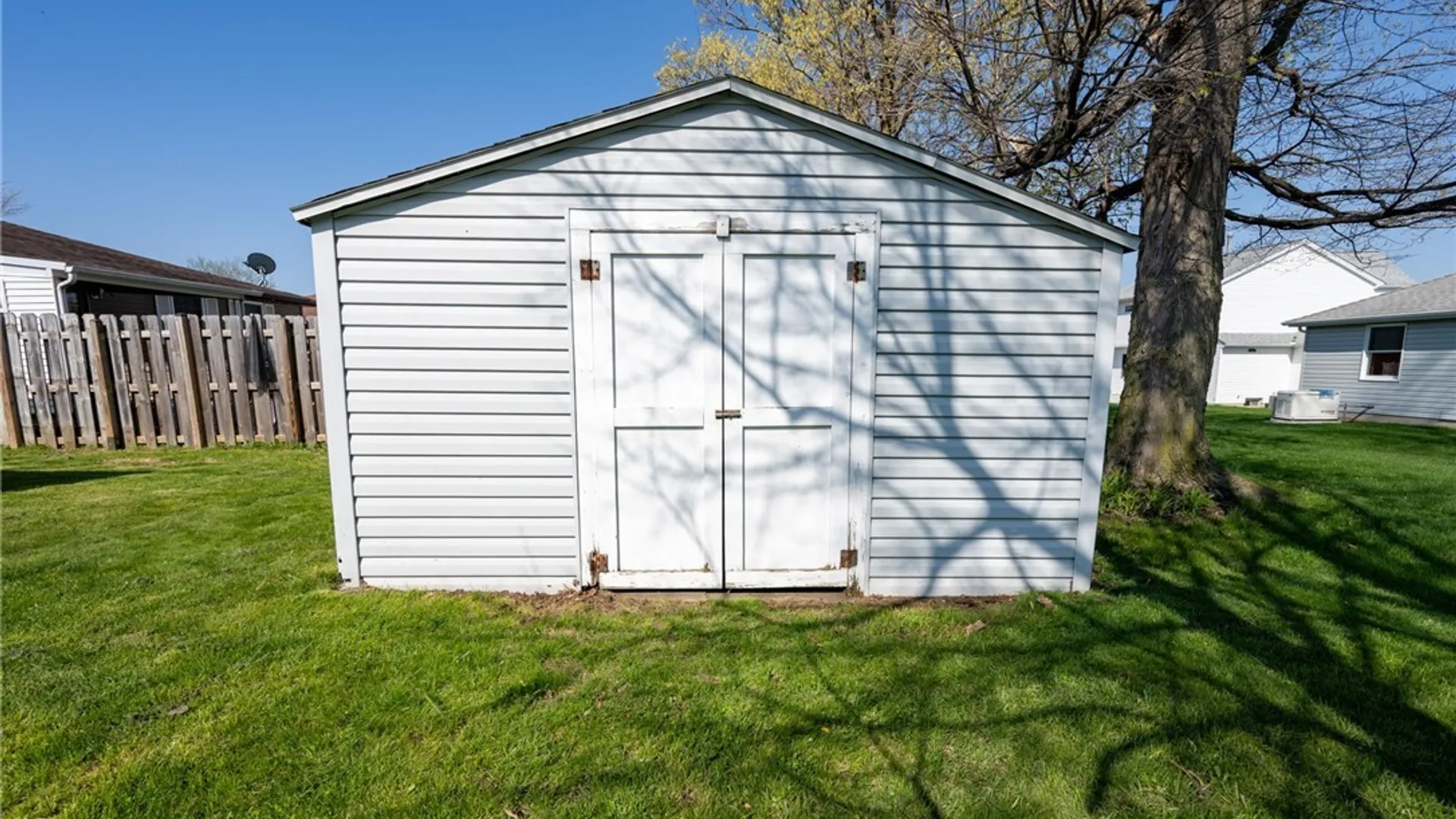 Property at 170 Castlewood Drive, Cheektowaga, NY 14227 5