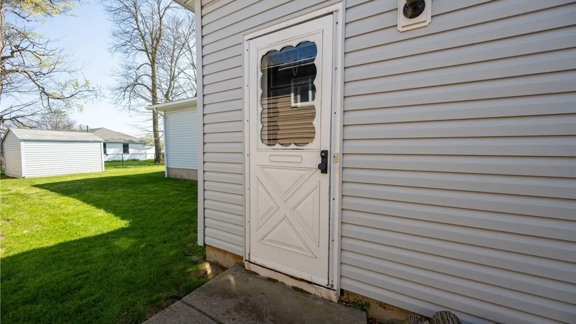 Property at 170 Castlewood Drive, Cheektowaga, NY 14227 9