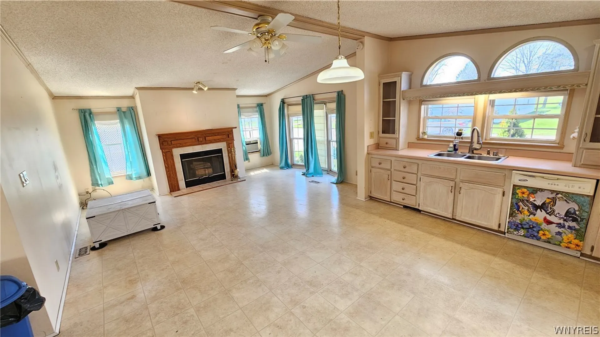 Property at 20 Calla Way, Cheektowaga, NY 14225 10