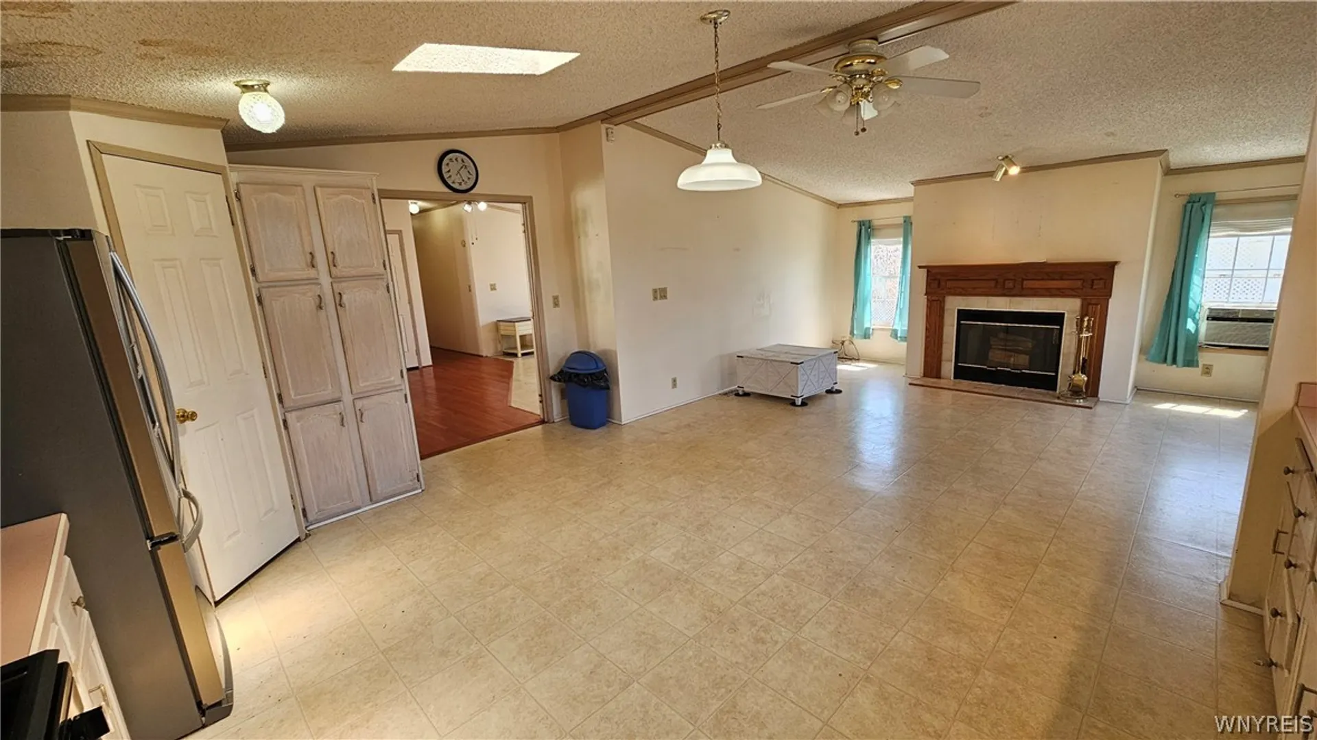 Property at 20 Calla Way, Cheektowaga, NY 14225 11