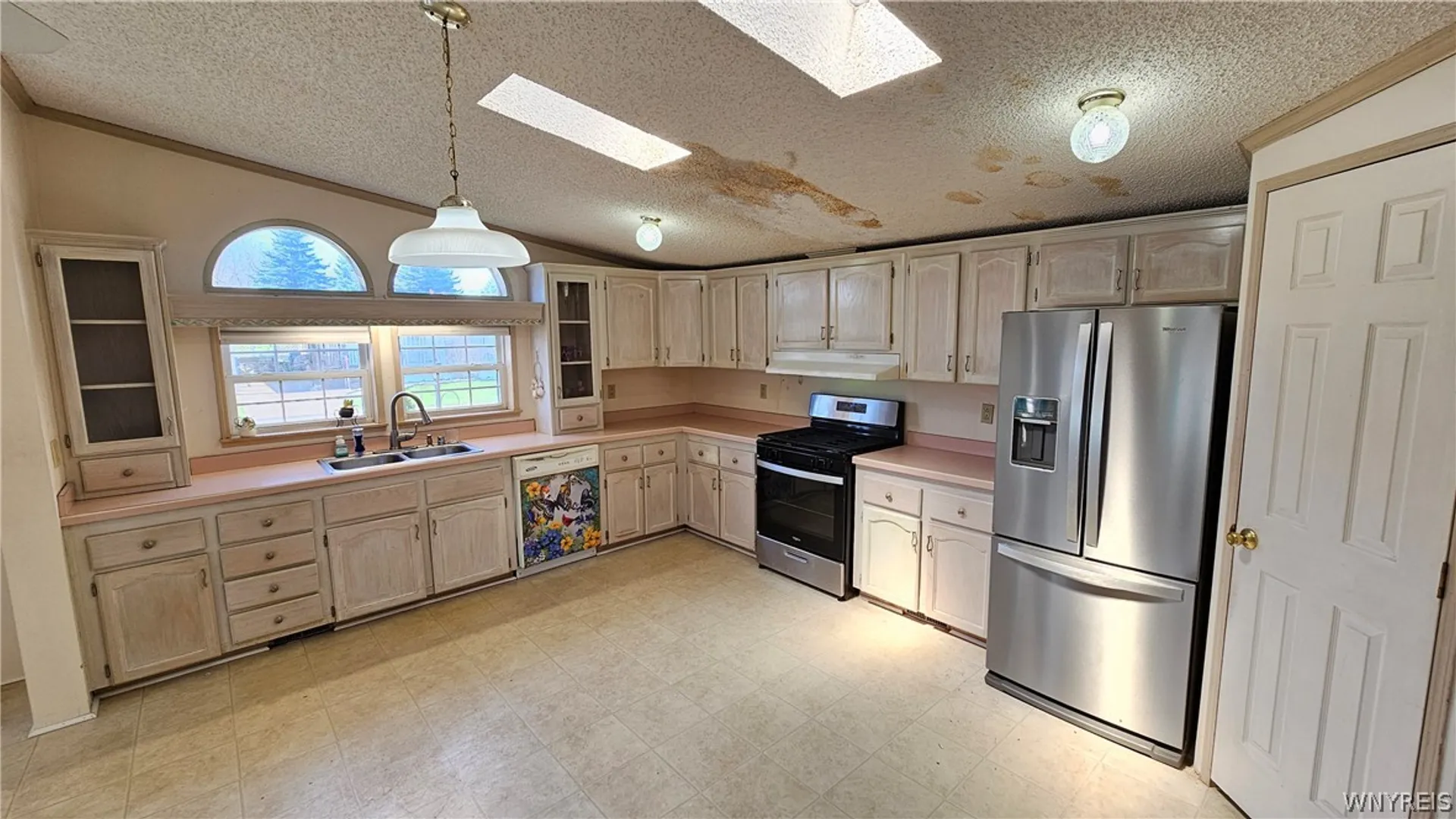 Property at 20 Calla Way, Cheektowaga, NY 14225 13