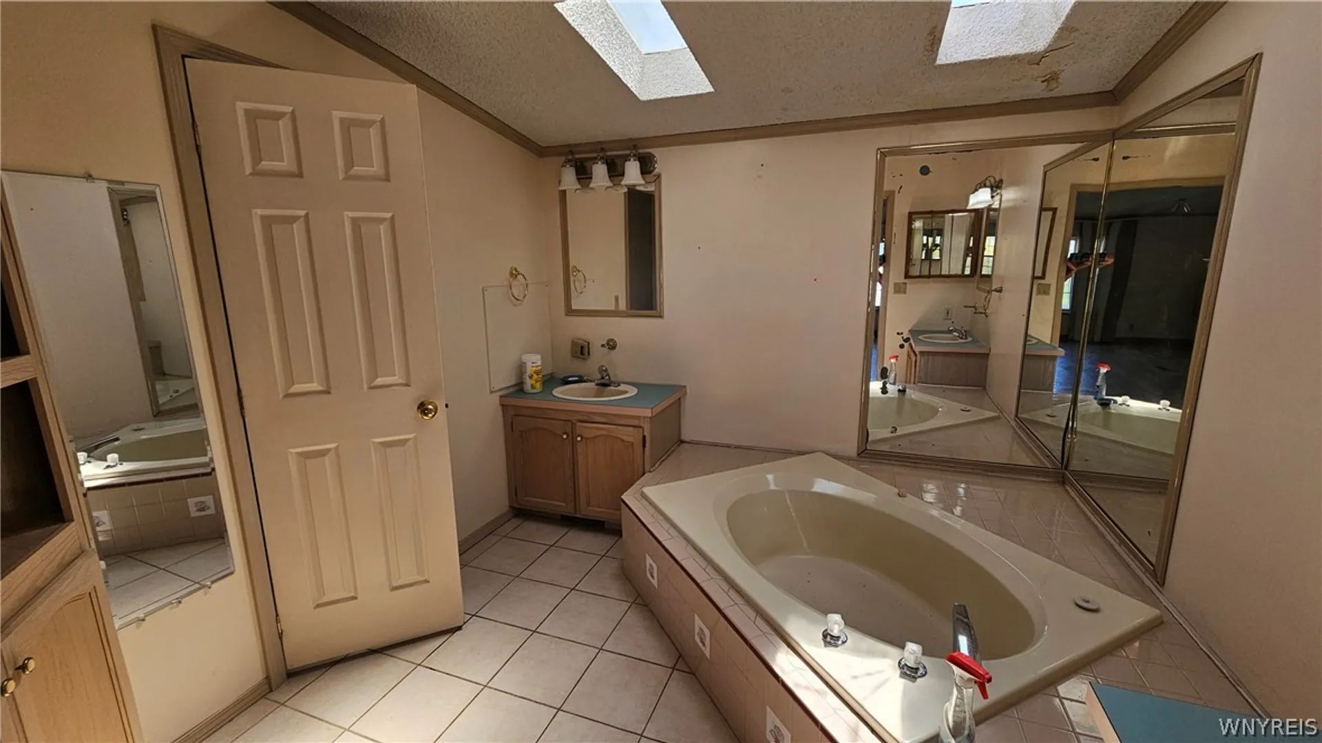 Property at 20 Calla Way, Cheektowaga, NY 14225 19