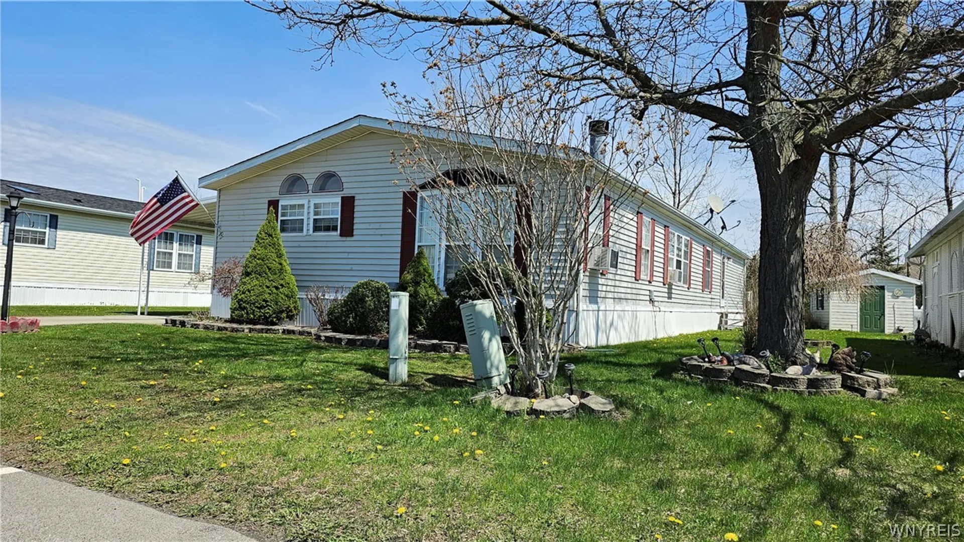 Property at 20 Calla Way, Cheektowaga, NY 14225 2