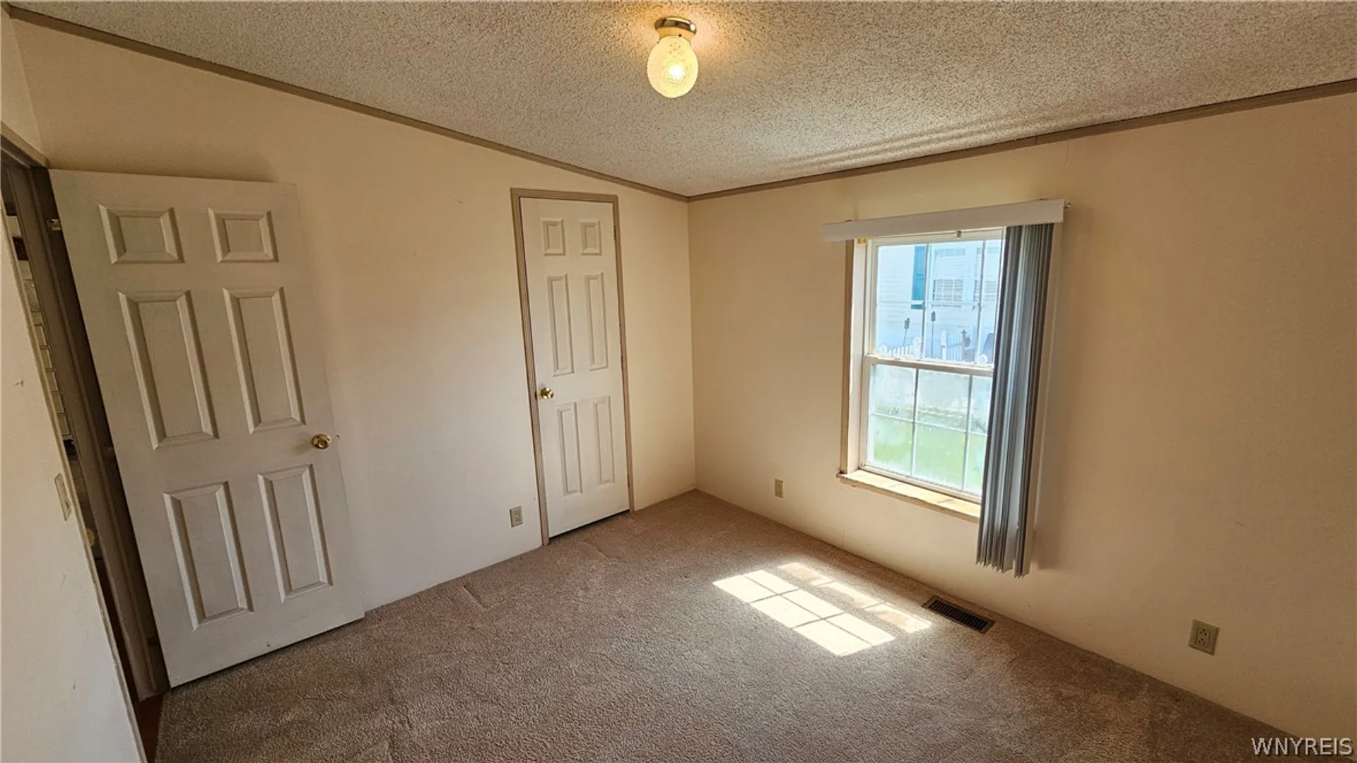 Property at 20 Calla Way, Cheektowaga, NY 14225 22