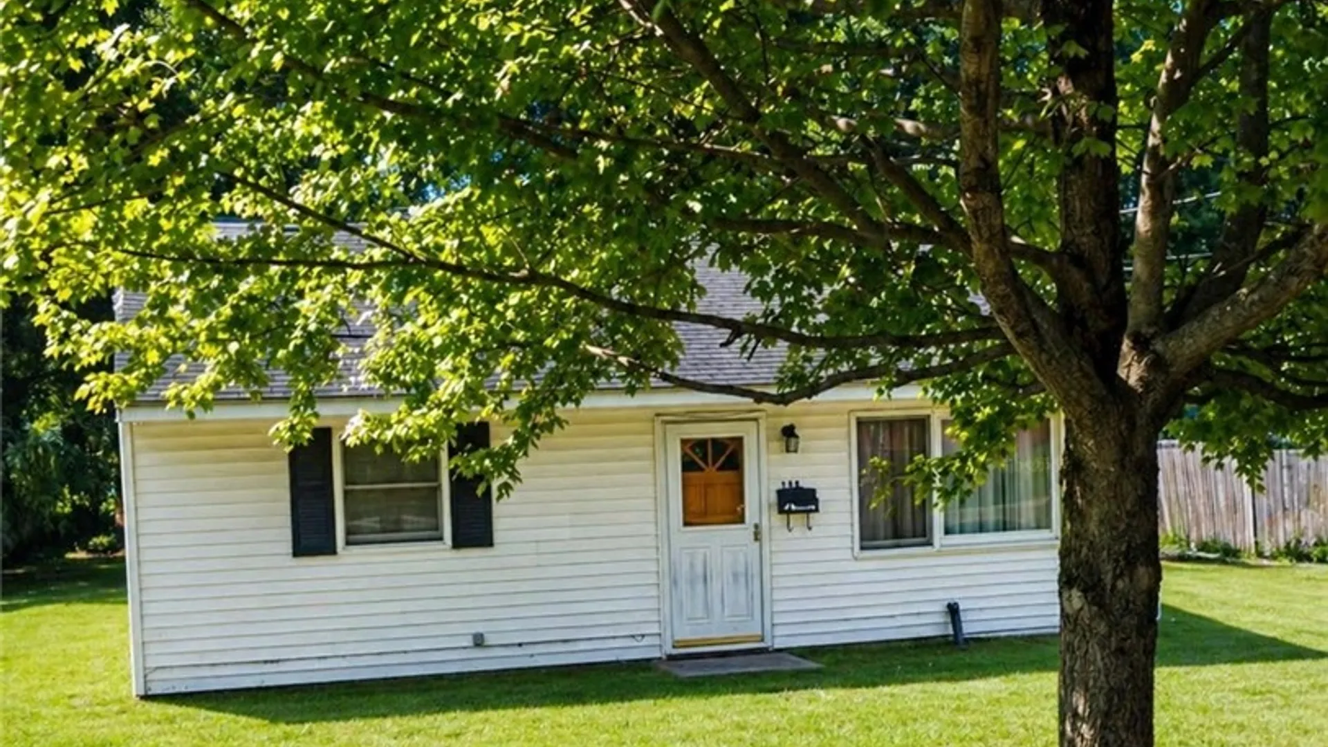 Property at 204 Elmbrook Drive, Manlius, NY 13104 2